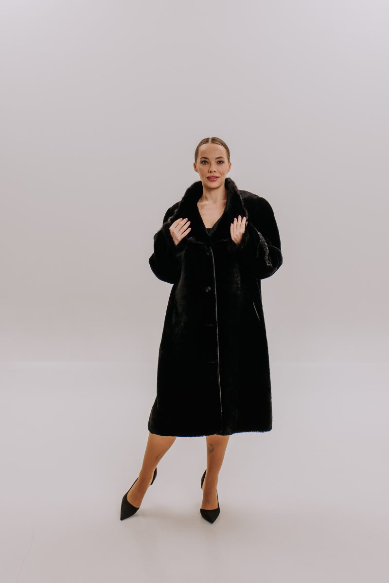 Women's fur short coat - model photo