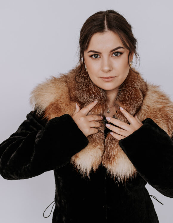 Women's short fur coat